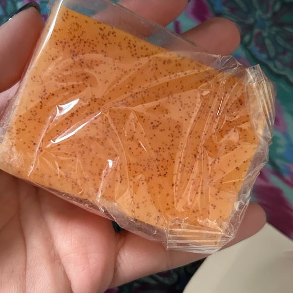 Amococo Kojic Acid Natural Artisanal Bar Soap - Picture 2 of 4